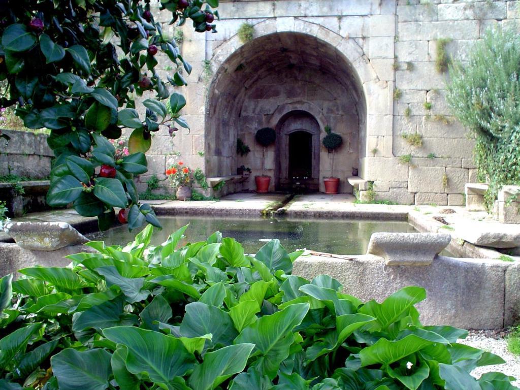 Casa Do Meio Do Povo - Turismo De Habitacao シャヴェス エクステリア 写真