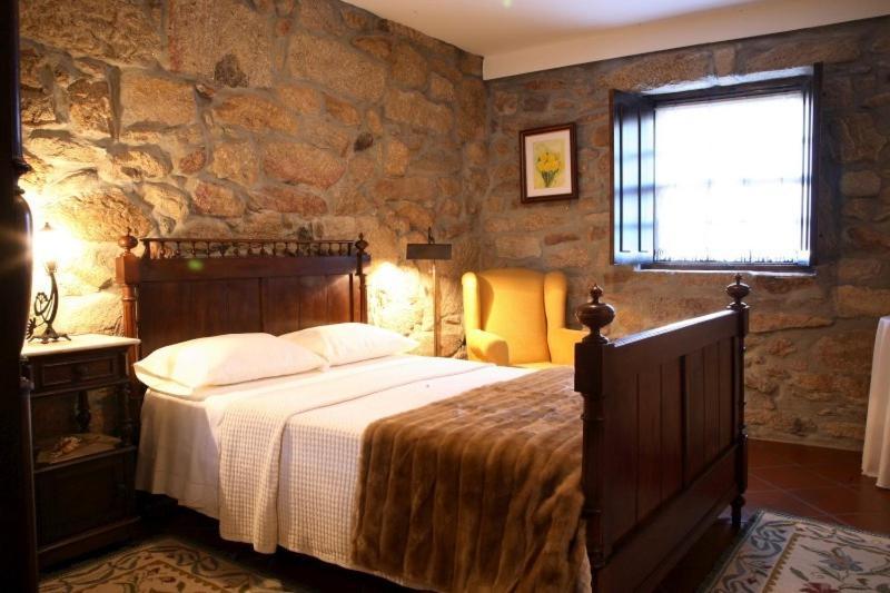 Casa Do Meio Do Povo - Turismo De Habitacao シャヴェス エクステリア 写真